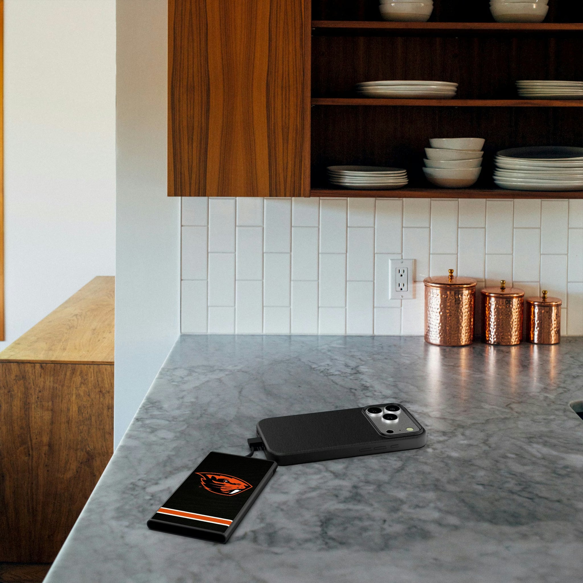 Oregon State University Beavers Stripe 5000mAh Flat Powerbank - Lifestyle