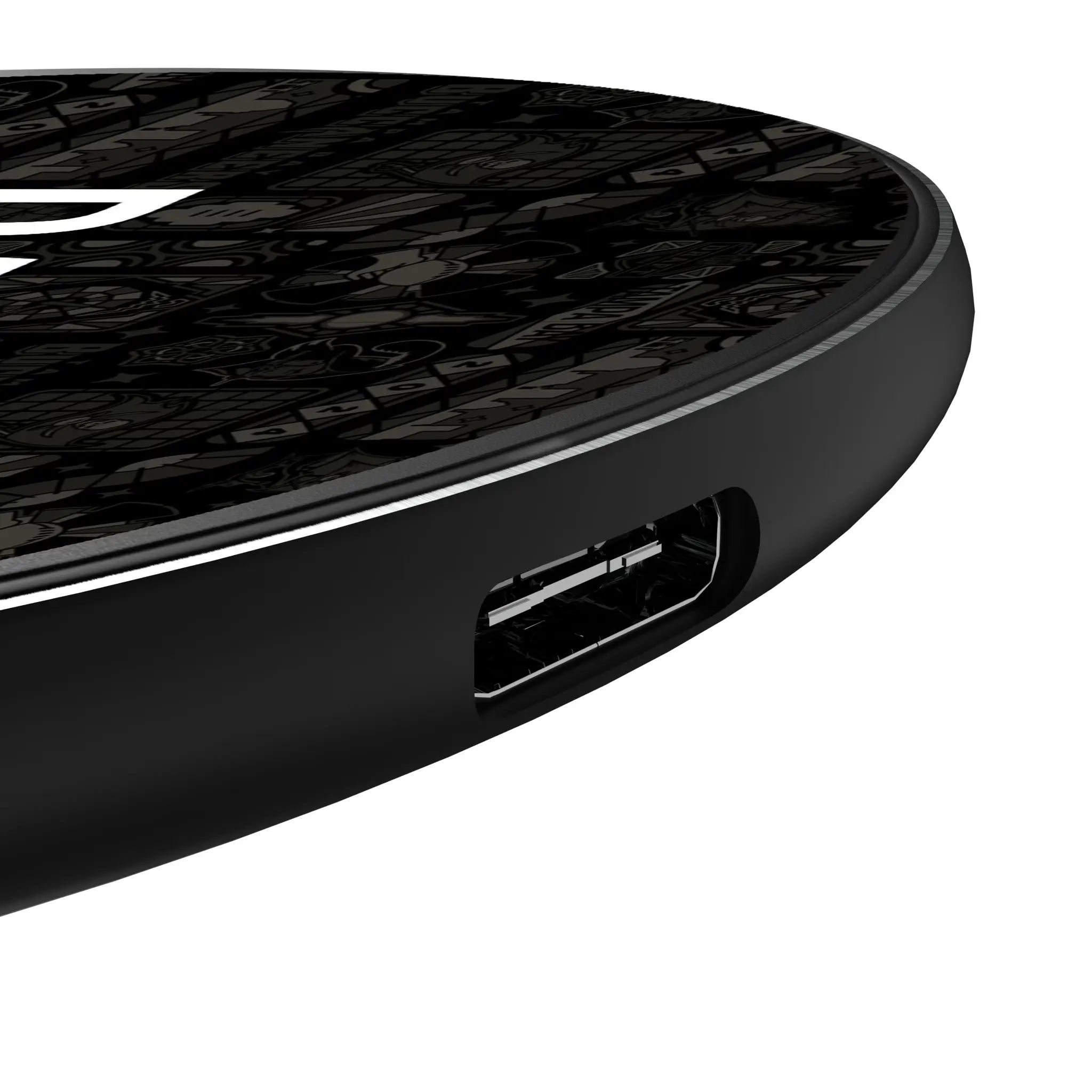 Tampa Bay Buccaneers Deco 15-Watt Wireless Charger - Detail