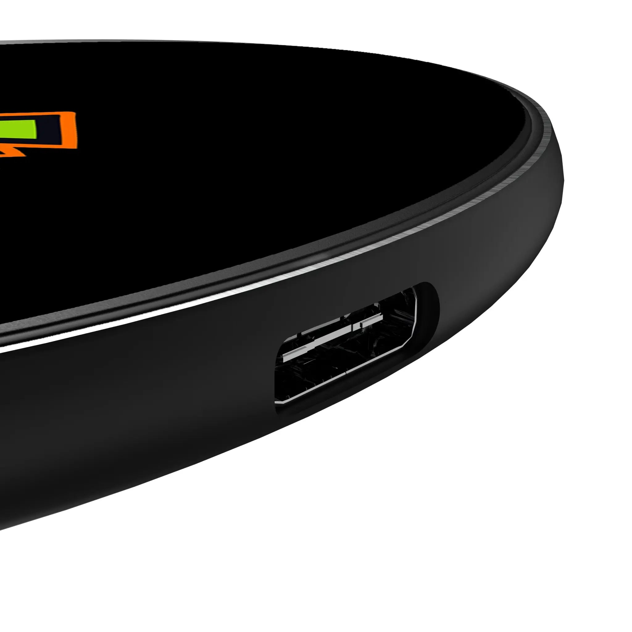 Ultimate Warrior Clean 15-Watt Wireless Charger - Detail