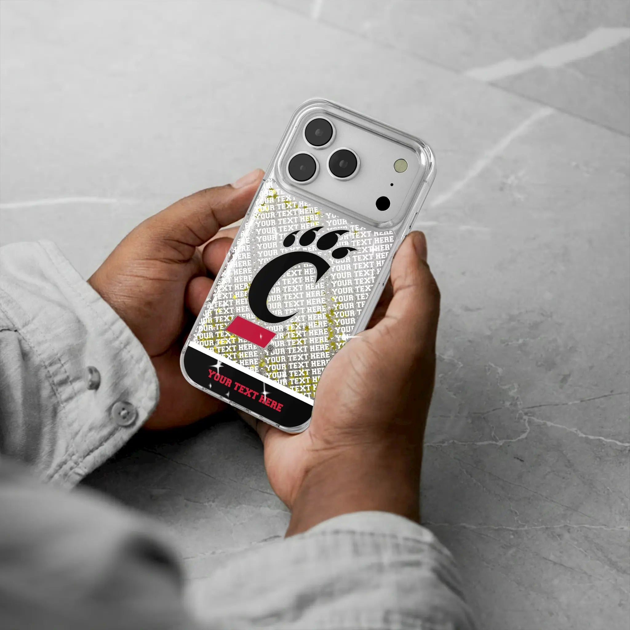 University of Cincinnati Bearcats Personalized EndZone Plus iPhone Glitter Phone Case for Apple iPhone - Lifestyle#Device_iPhone 17 Pro