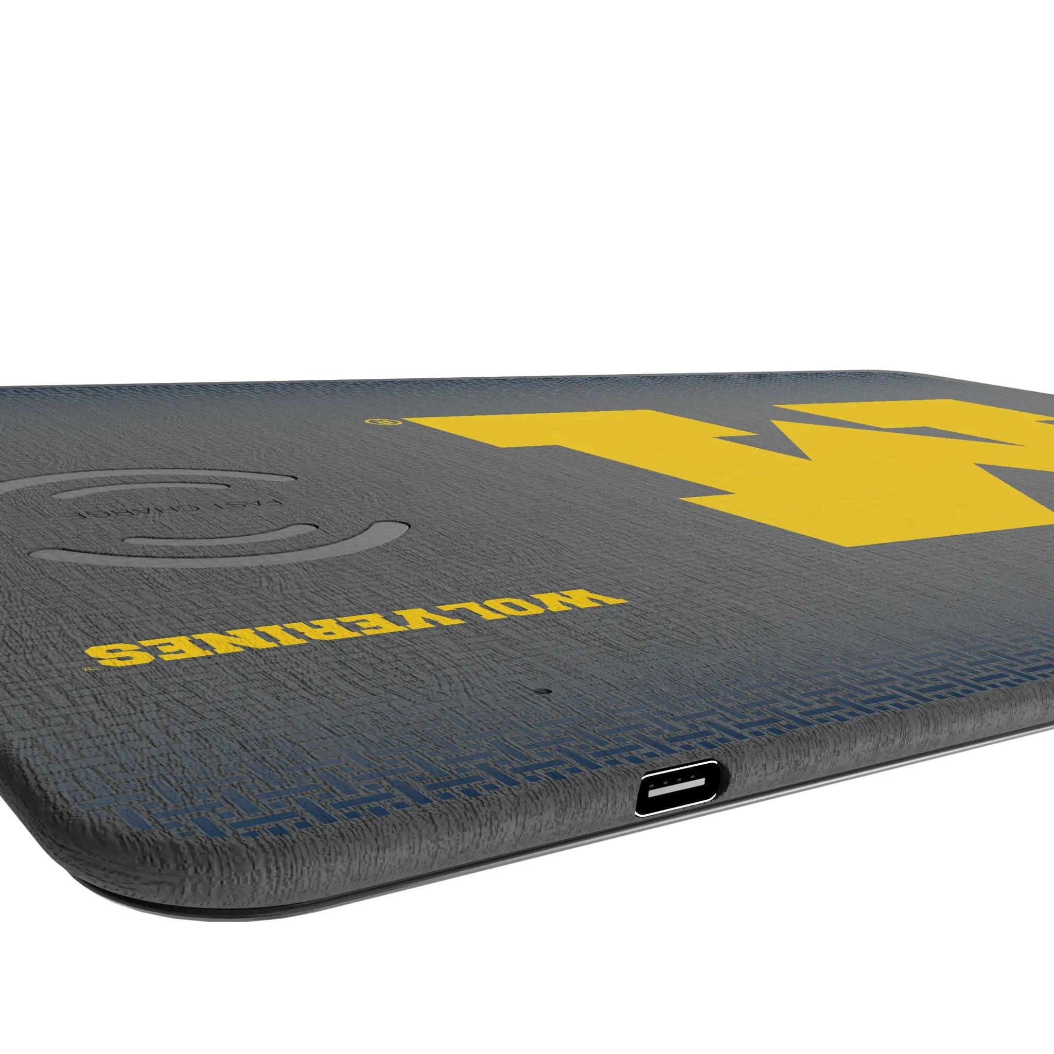 University of Michigan Wolverines Linen 15-Watt Wireless Charger and Mouse Pad