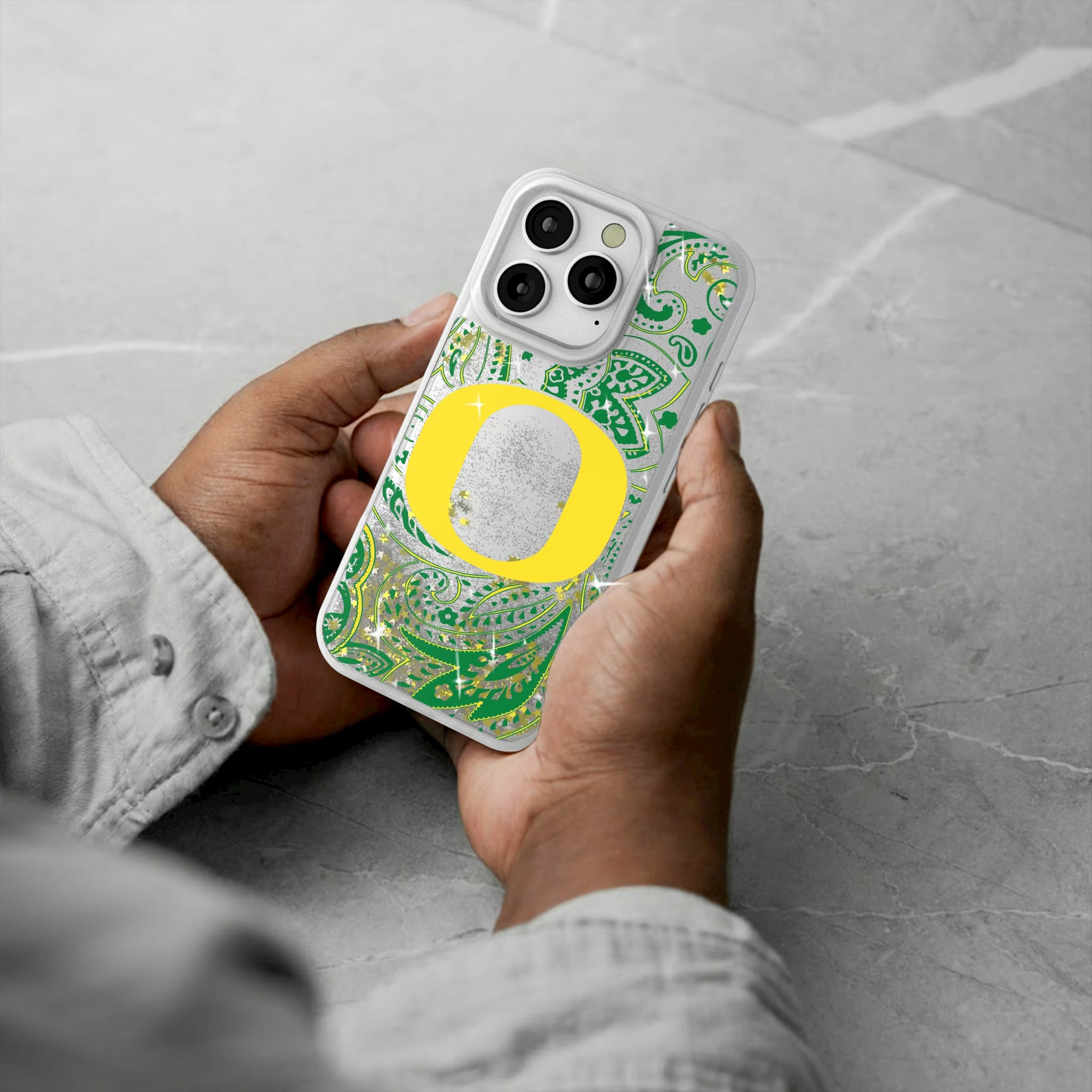 University of Oregon Ducks Paisley iPhone Glitter Phone Case for Apple iPhone - Lifestyle#Device_iPhone 16 Pro