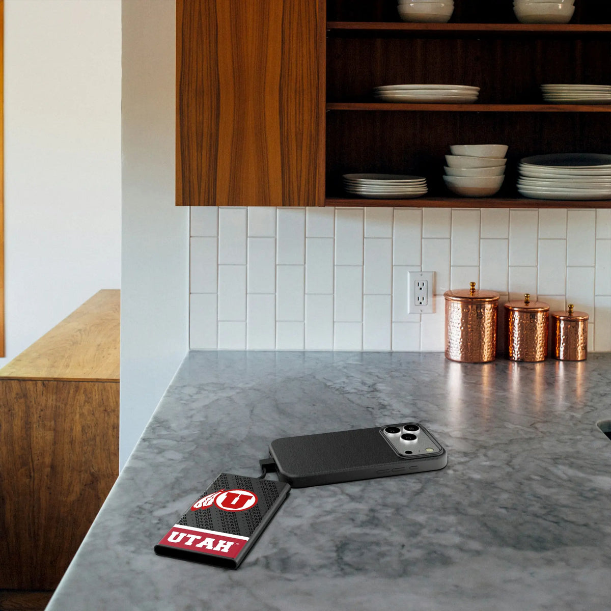 University of Utah Utes Endzone Plus 5000mAh Flat Power Bank - Lifestyle