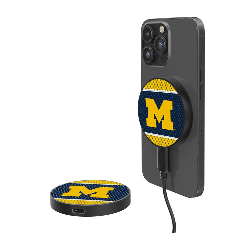 Michigan Wolverines Mesh 15-Watt Wireless Magnetic Charger